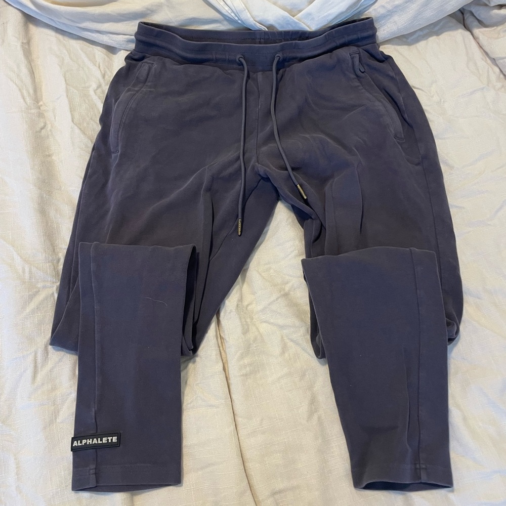 Alphalete men’s athletic joggers
